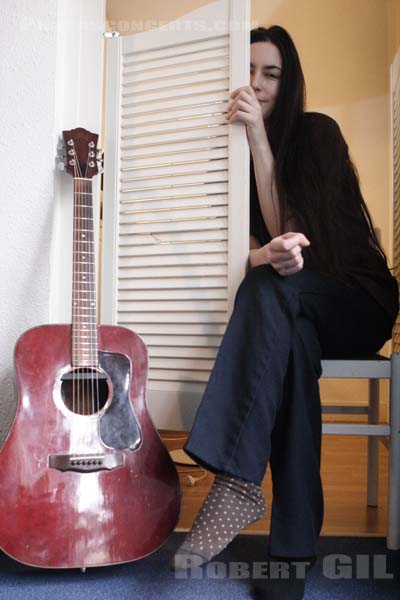 JESSE SYKES - 2006-12-11 - PARIS -  - 